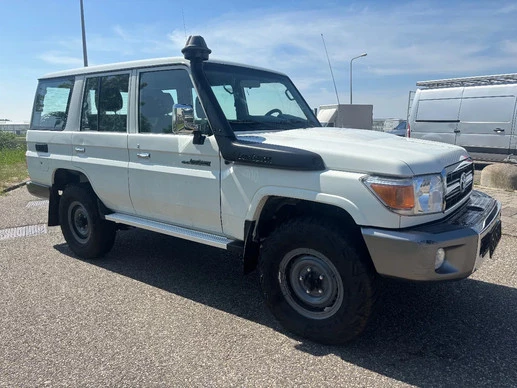 Toyota Land Cruiser - Afbeelding 3 van 21