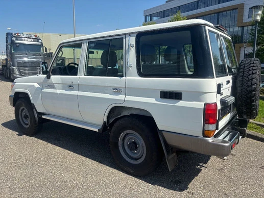 Toyota Land Cruiser - Afbeelding 5 van 21