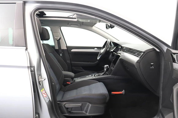Volkswagen Passat - Afbeelding 15 van 28