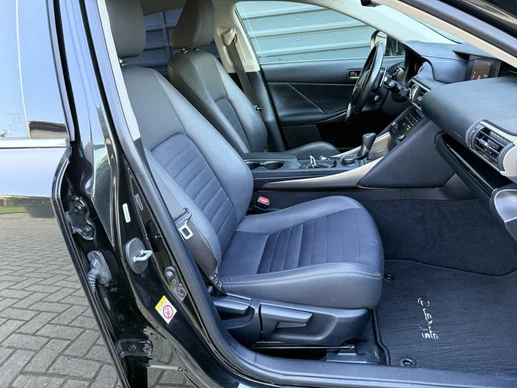 Lexus IS - Afbeelding 9 van 27