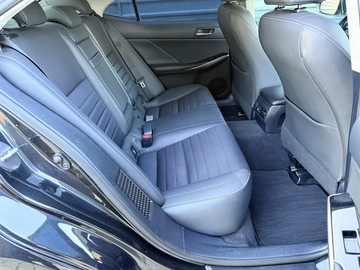 Lexus IS - Afbeelding 10 van 27