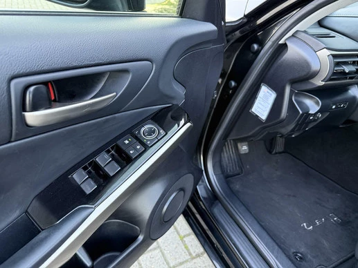 Lexus IS - Afbeelding 11 van 27
