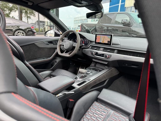 Audi RS4 - Afbeelding 7 van 30