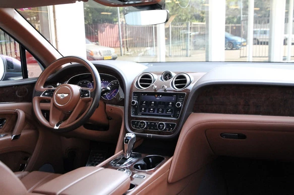 Bentley Bentayga - Afbeelding 2 van 30