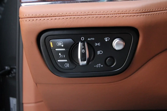 Bentley Bentayga - Afbeelding 10 van 30