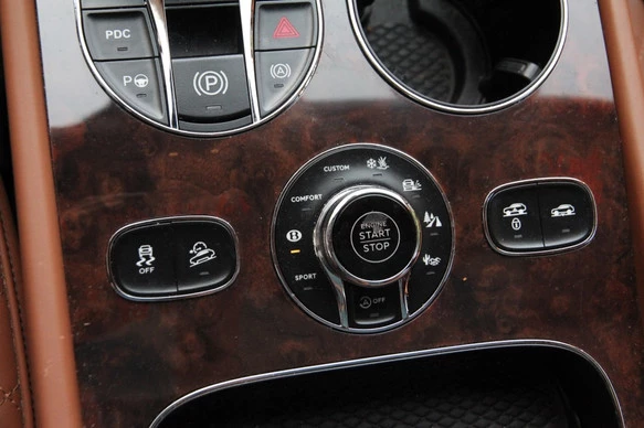 Bentley Bentayga - Afbeelding 14 van 30