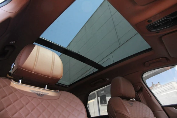 Bentley Bentayga - Afbeelding 28 van 30