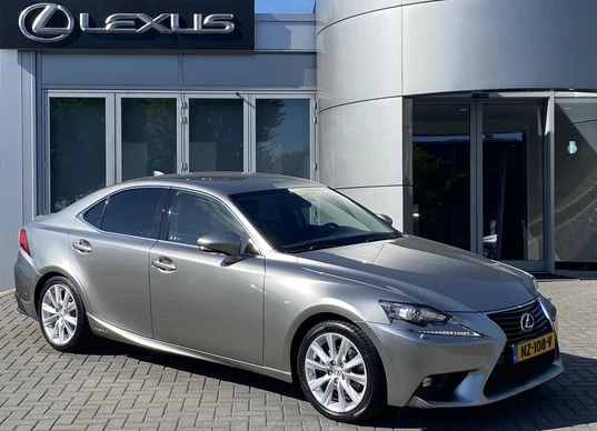 Lexus IS - Afbeelding 1 van 30