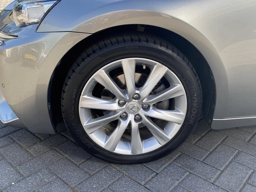 Lexus IS - Afbeelding 9 van 30