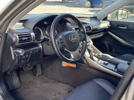 Lexus IS - Afbeelding 10 van 30