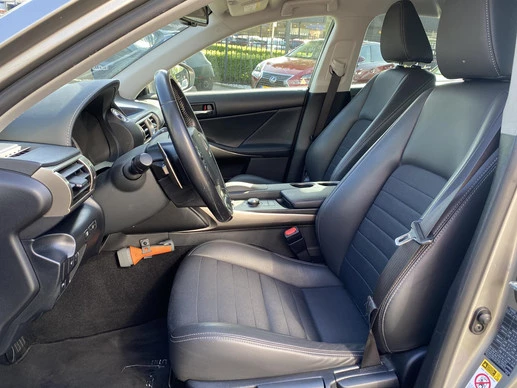Lexus IS - Afbeelding 28 van 30