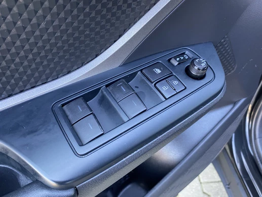 Toyota C-HR - Afbeelding 15 van 28