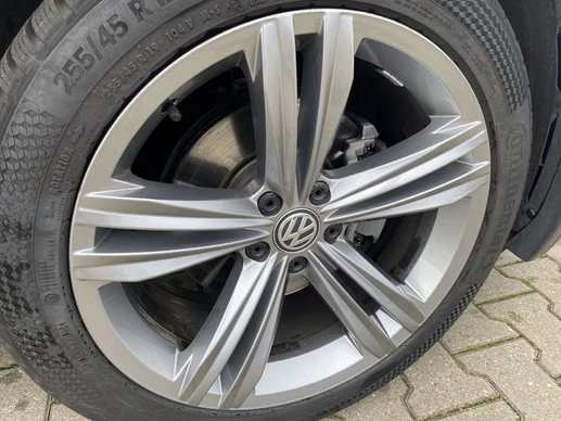 Volkswagen Tiguan - Afbeelding 8 van 30