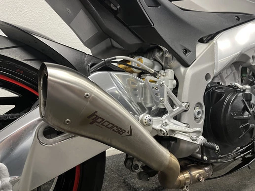 Aprilia Tuono V4 - Afbeelding 10 van 24