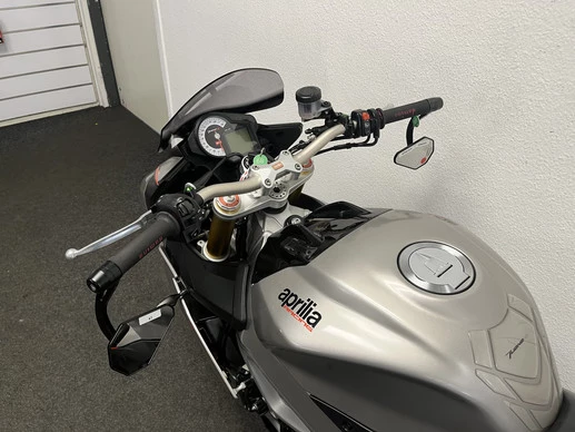 Aprilia Tuono V4 - Afbeelding 20 van 24