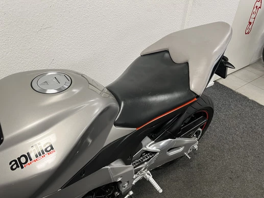 Aprilia Tuono V4 - Afbeelding 21 van 24