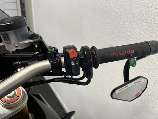 Aprilia Tuono V4 - Afbeelding 24 van 24