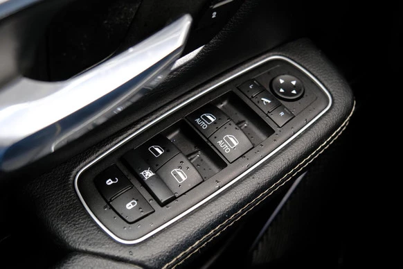 Dodge Ram 1500 - Afbeelding 25 van 30