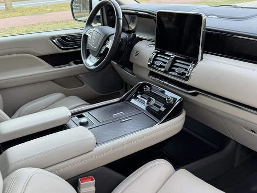 Lincoln Navigator - Afbeelding 18 van 30