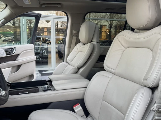 Lincoln Navigator - Afbeelding 28 van 30