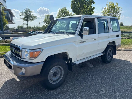 Toyota Land Cruiser - Afbeelding 2 van 17
