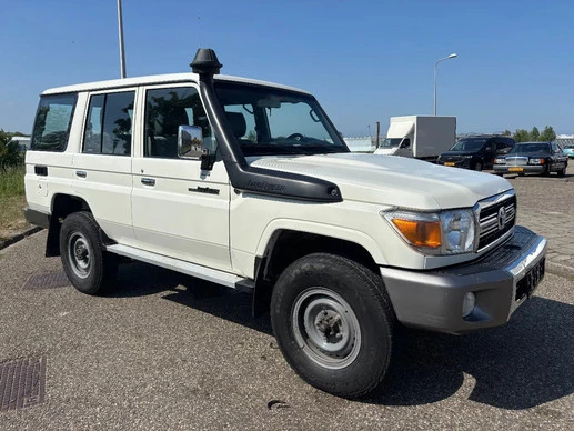 Toyota Land Cruiser - Afbeelding 3 van 17