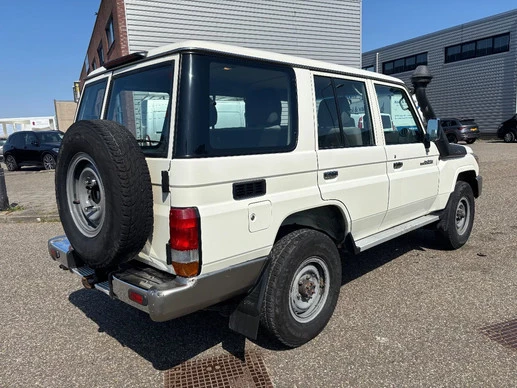 Toyota Land Cruiser - Afbeelding 4 van 17