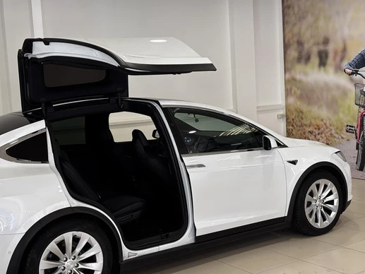 Tesla Model X - Afbeelding 27 van 30