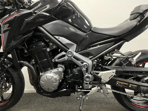 Kawasaki Z900 - Afbeelding 18 van 23