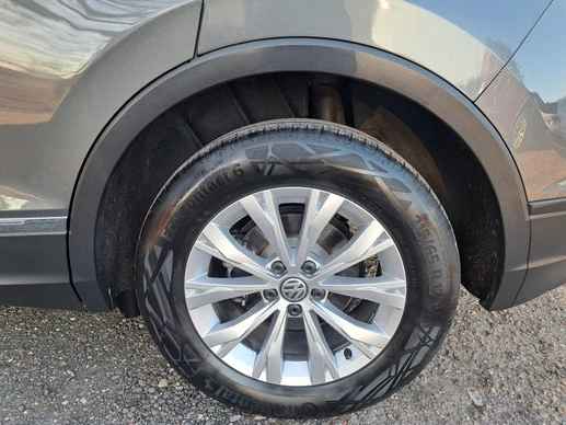 Volkswagen Tiguan - Afbeelding 28 van 30