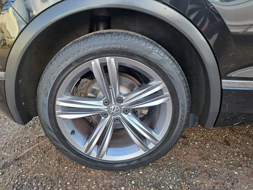 Volkswagen Tiguan - Afbeelding 28 van 30