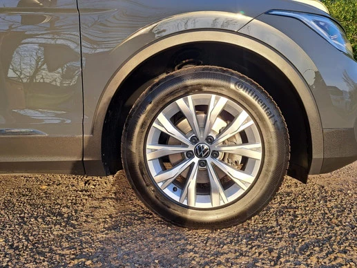 Volkswagen Tiguan - Afbeelding 25 van 29