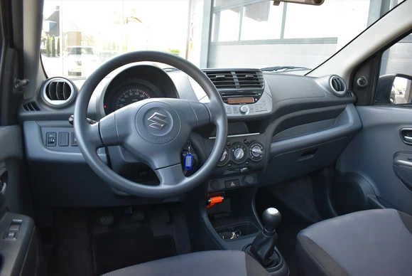 Suzuki Alto - Afbeelding 18 van 23