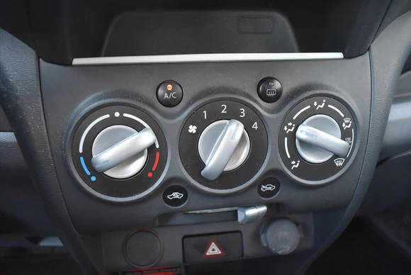 Suzuki Alto - Afbeelding 21 van 23