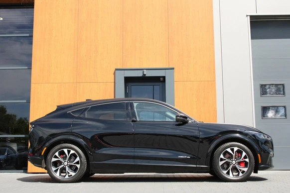 Ford Mustang Mach-E - Afbeelding 8 van 22