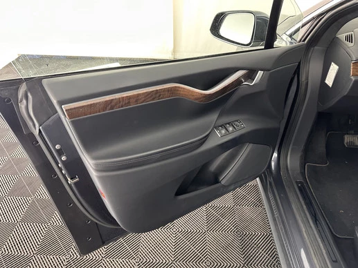 Tesla Model X - Afbeelding 26 van 30
