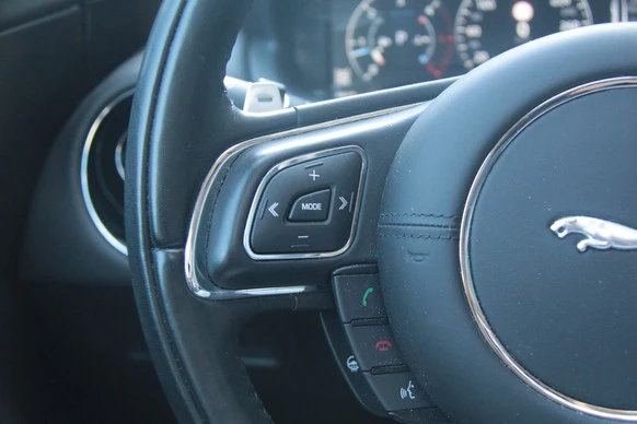 Jaguar XJ - Afbeelding 25 van 30