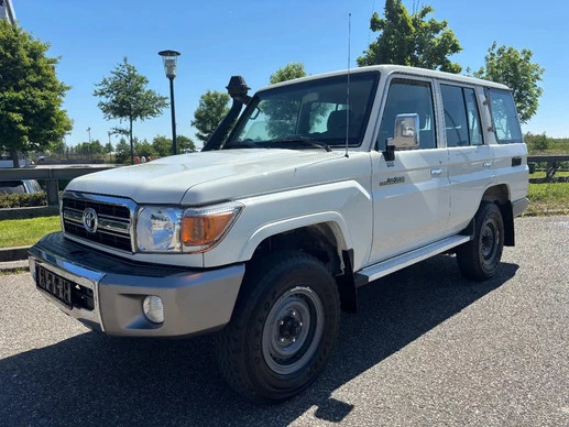 Toyota Land Cruiser - Afbeelding 2 van 19