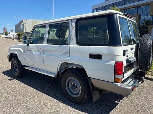 Toyota Land Cruiser - Afbeelding 4 van 19