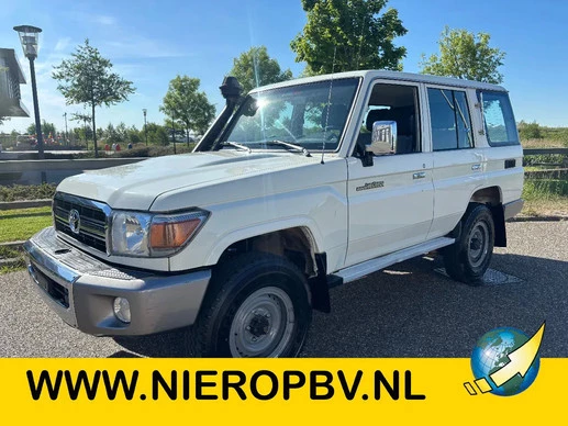 Toyota Land Cruiser - Afbeelding 1 van 18