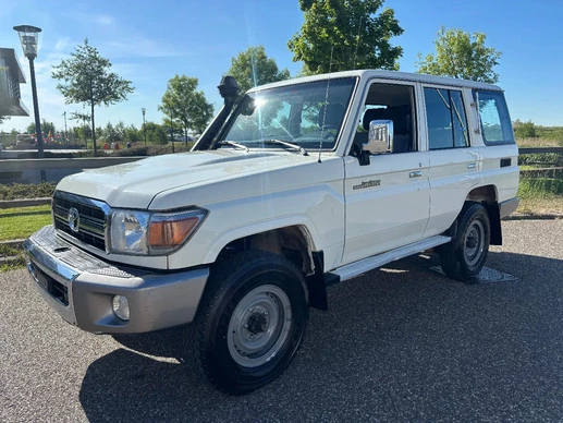 Toyota Land Cruiser - Afbeelding 2 van 18