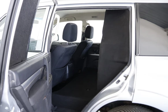 Mitsubishi Pajero - Afbeelding 12 van 23