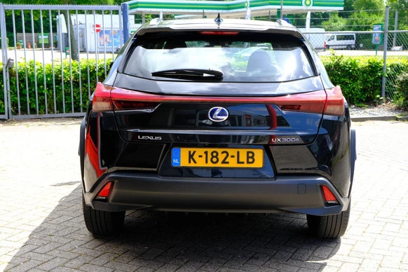 Lexus UX - Afbeelding 8 van 30