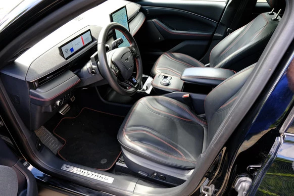 Ford Mustang Mach-E - Afbeelding 2 van 30