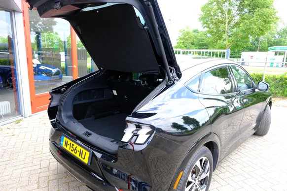Ford Mustang Mach-E - Afbeelding 9 van 30