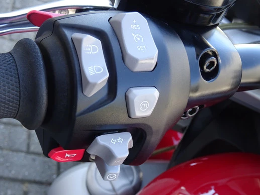 Triumph  - Afbeelding 10 van 18