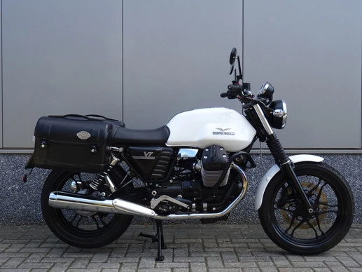 Moto Guzzi V7 - Afbeelding 1 van 17
