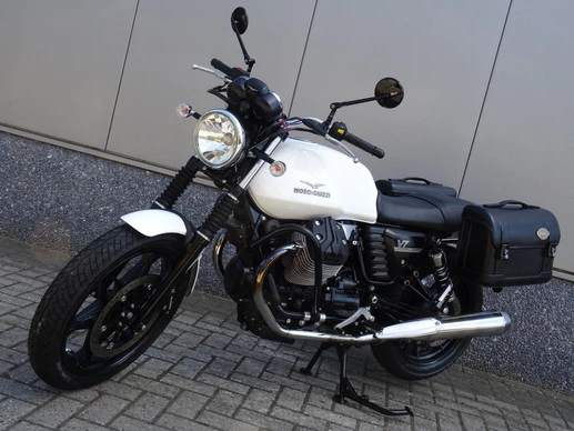 Moto Guzzi V7 - Afbeelding 14 van 17