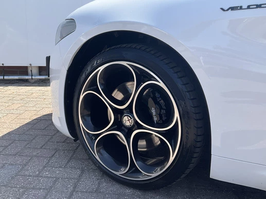 Alfa Romeo Giulia - Afbeelding 18 van 30