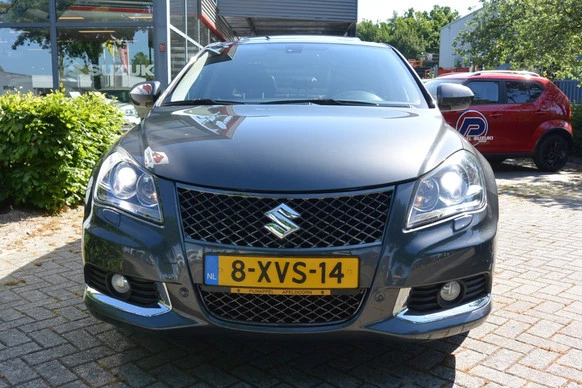 Suzuki Kizashi - Afbeelding 2 van 30